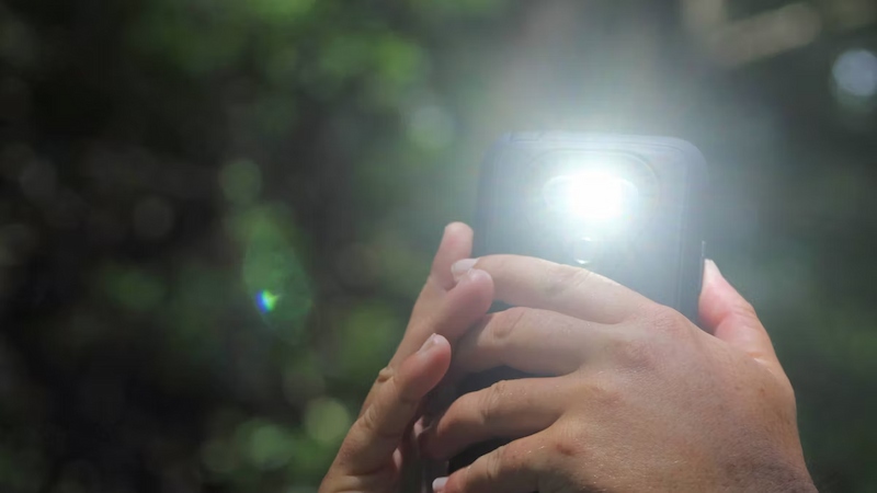 How to Turn On Flashlight on Android Phone: A Complete Guide