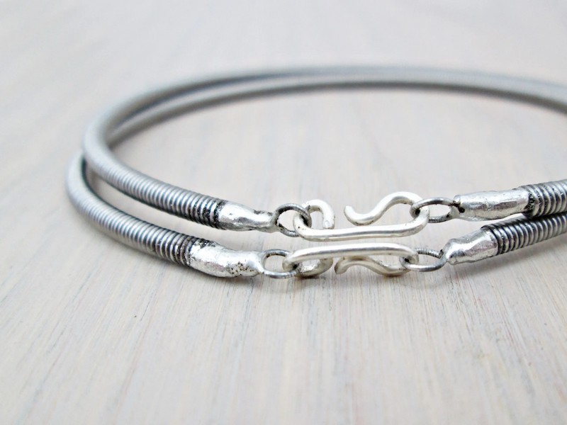 Make A Guitar String Bracelet