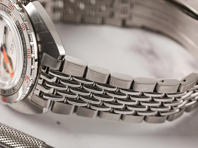 How to Clean a Metal Watch Bracelet: A Comprehensive Guide